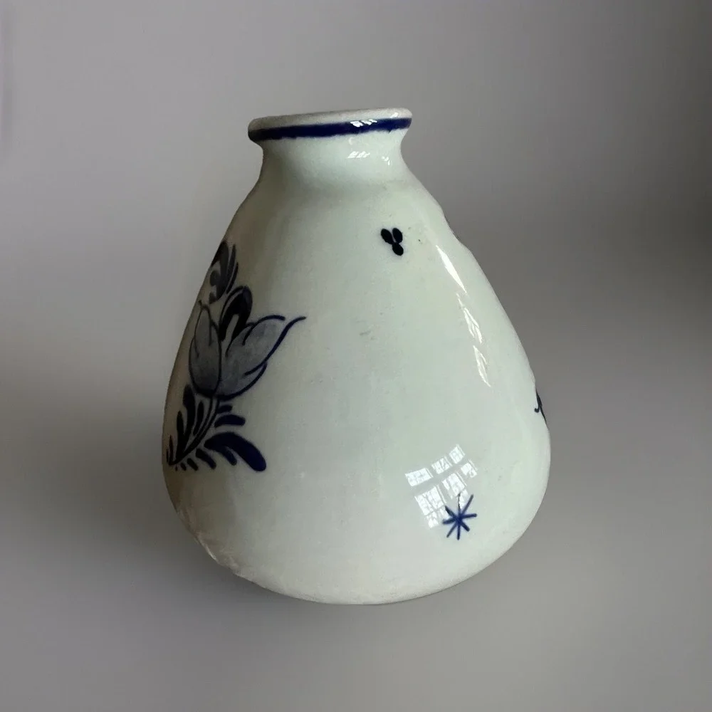 Delft Holland Blue and White Floral Bud Vase Hand Painted Ceramic 3 Inch Vintage